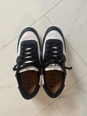 Reef Black and White Cork Insole Low-Top Sneakers